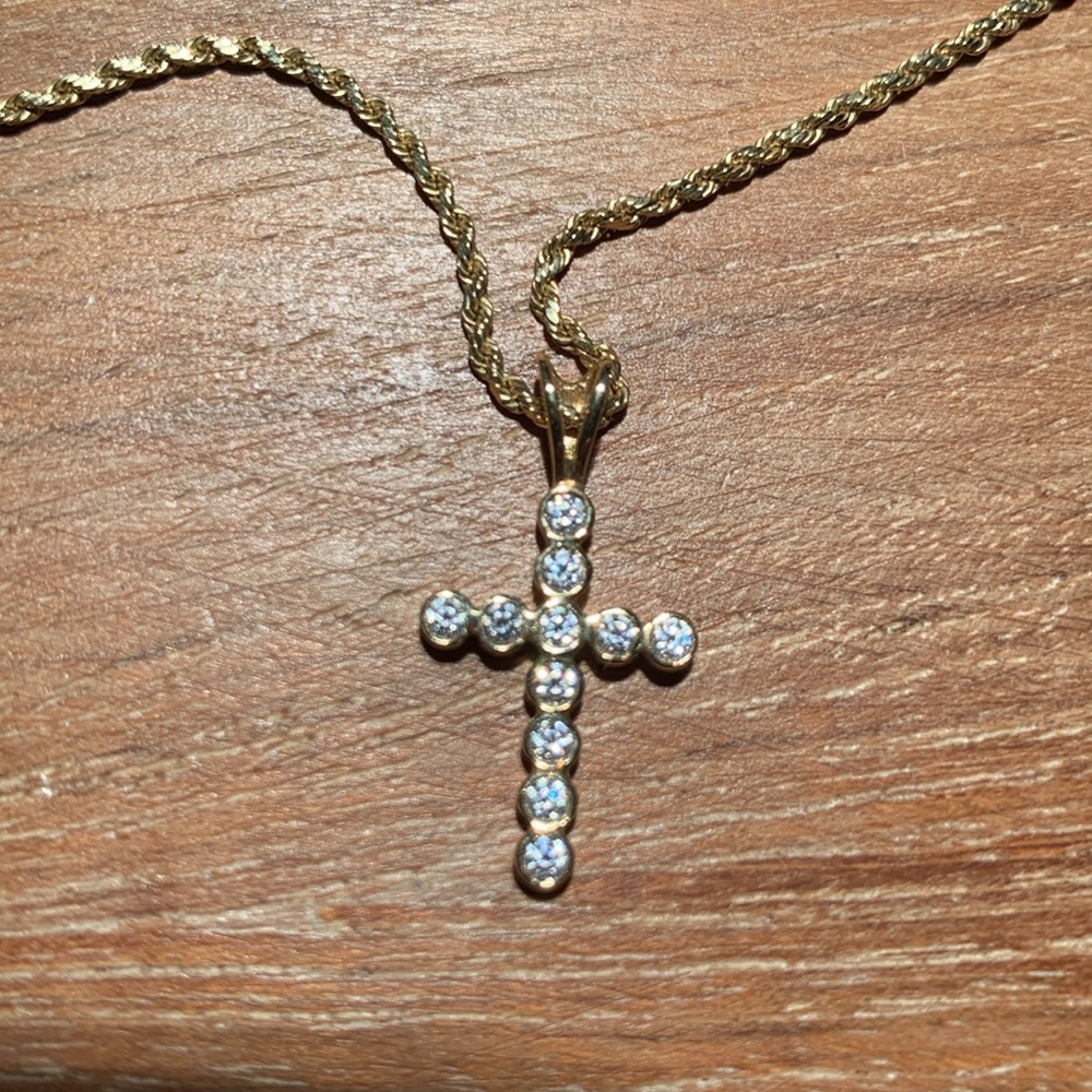14 K DIAMOND CROSS NECKLACE